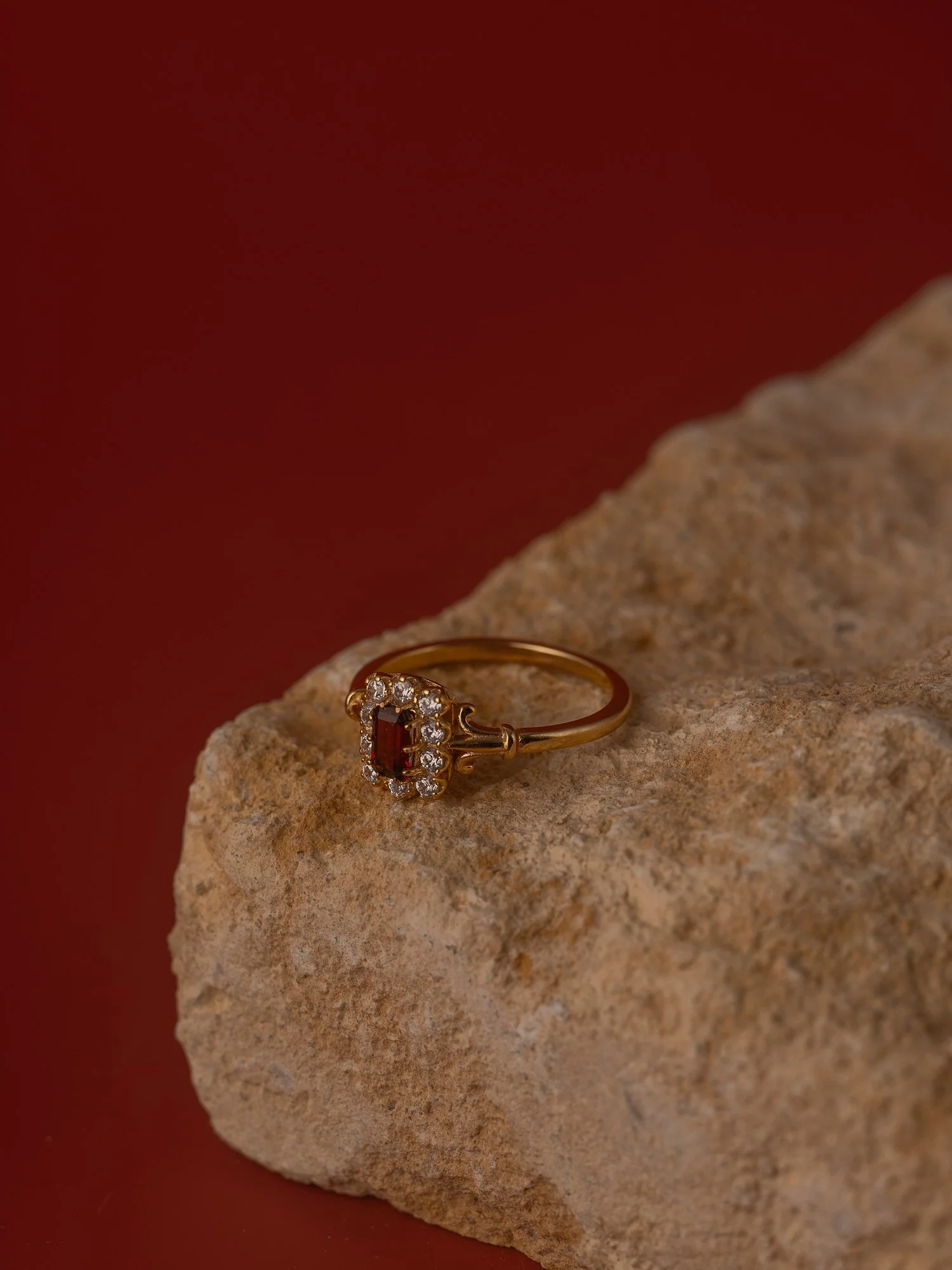 Adeline Garnet Ring - Image 10