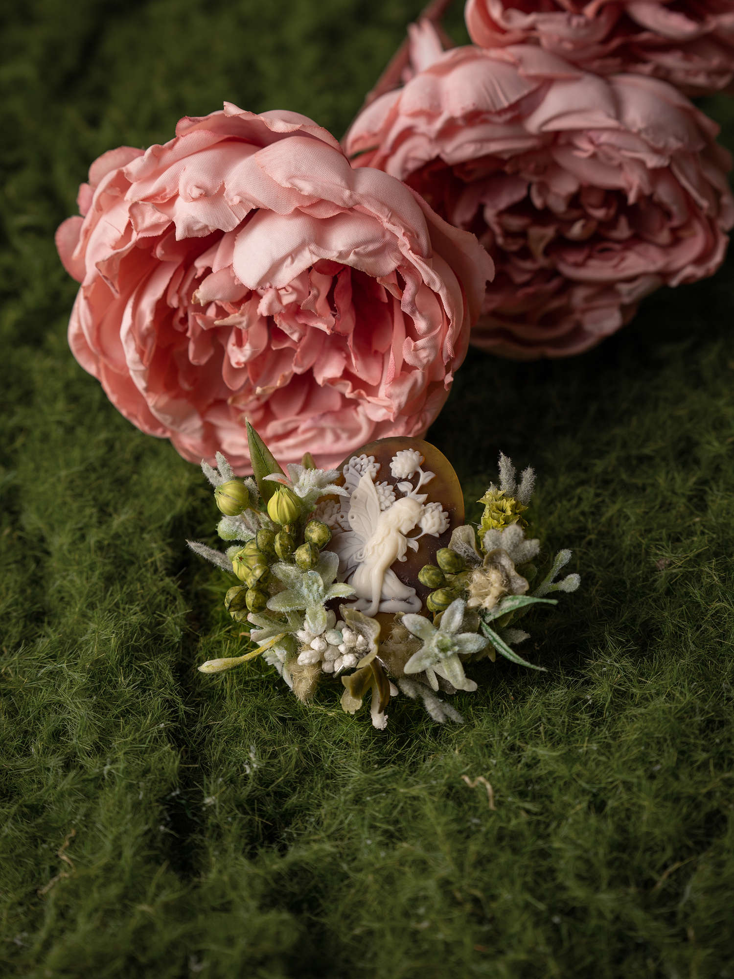 Peony Birth Flower Corsage Ring - Image 3