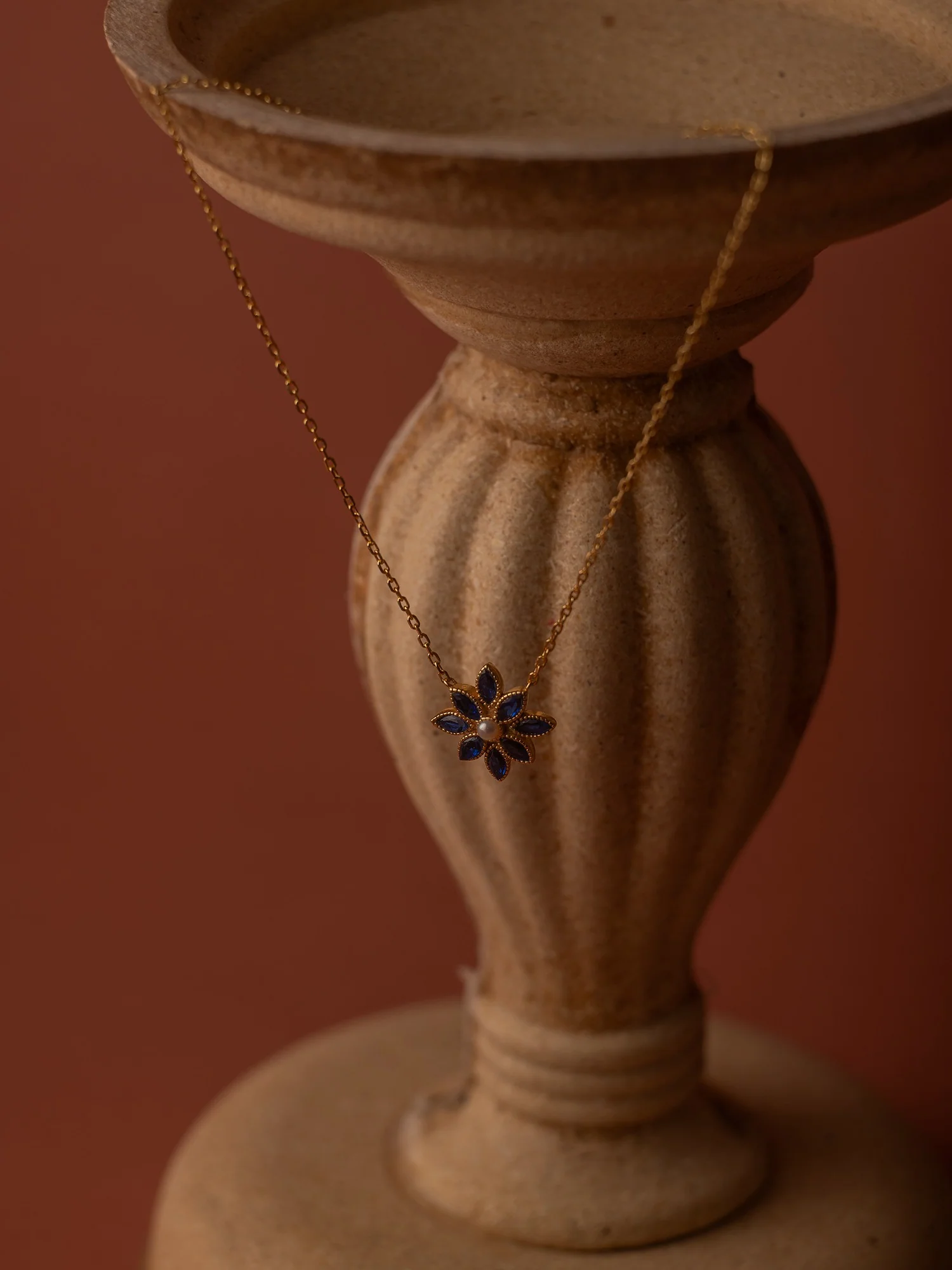Cámellia Sapphire Pearl Necklace - Image 17
