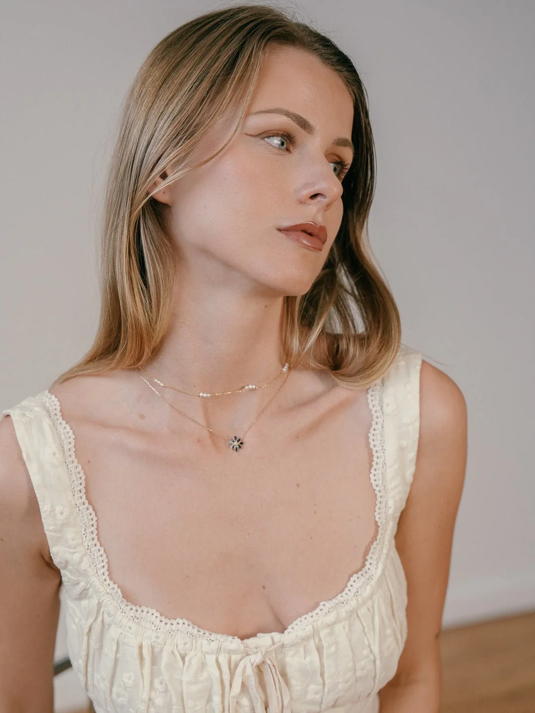 Cámellia Sapphire Pearl Necklace - Image 6