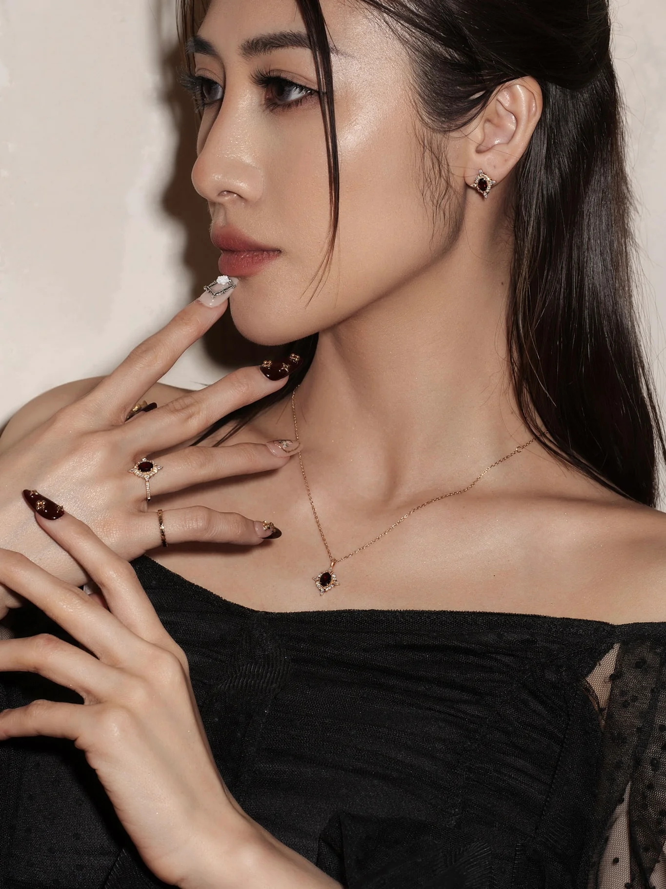 Claire Garnet Diamond Jewelry Set - Image 4