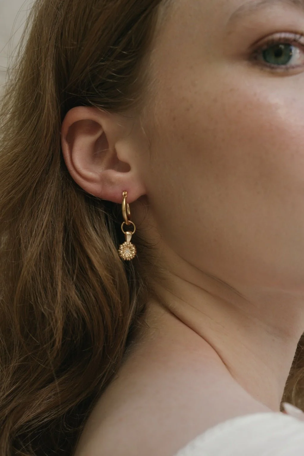 Elsa Daisy Diamond Earrings - Image 2
