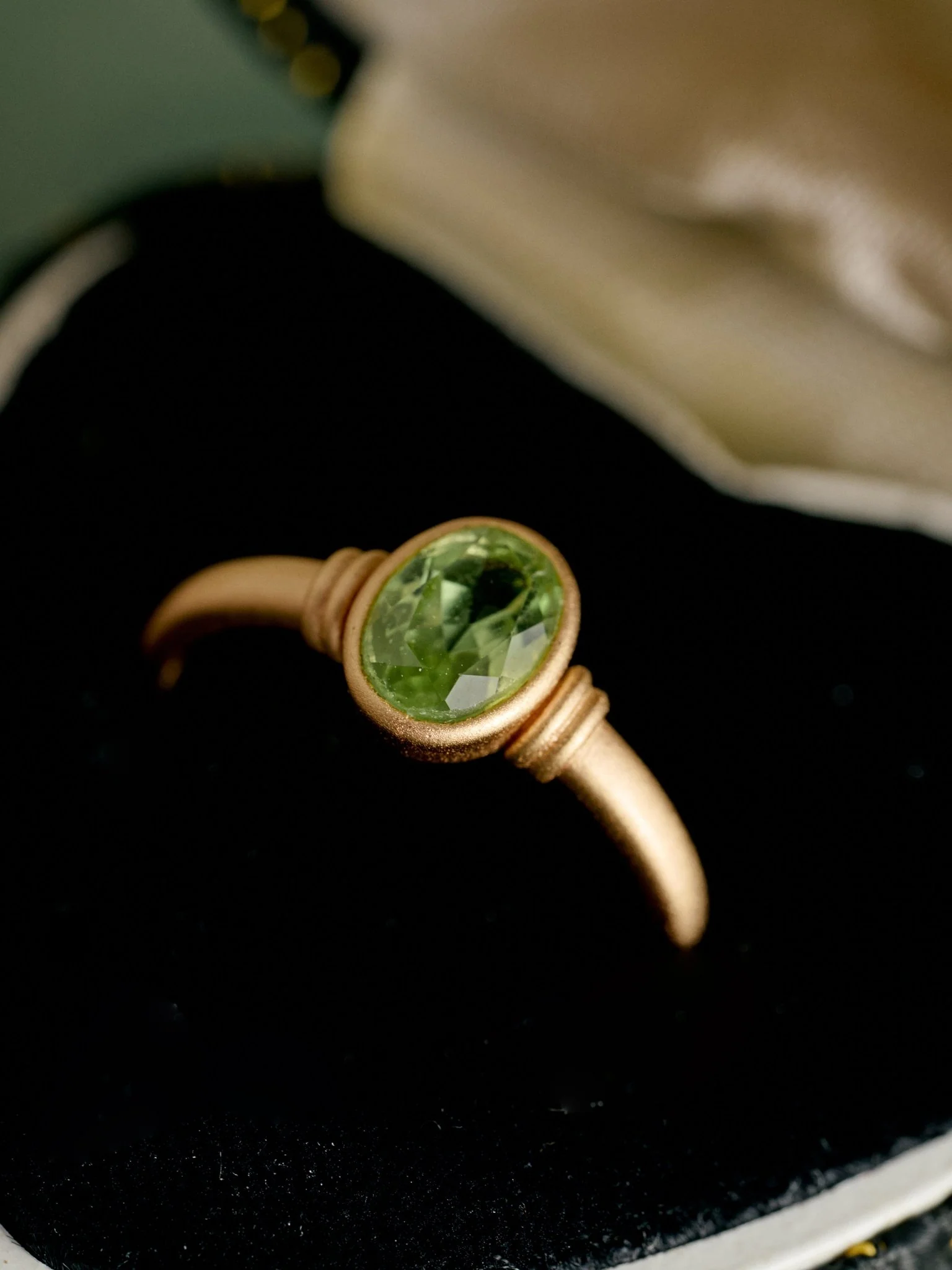 Eden Peridot Ring - Image 4