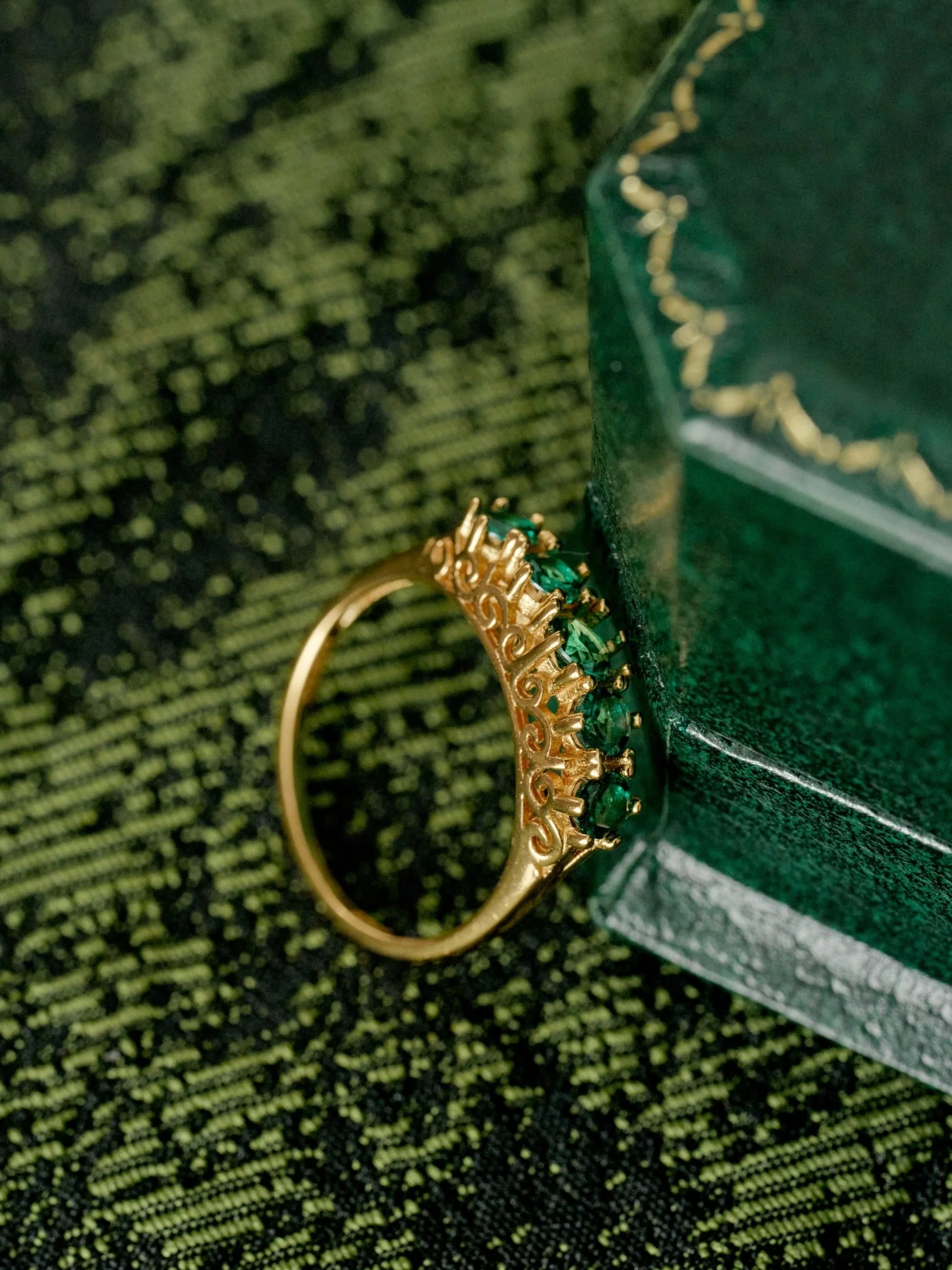 Emerald Crown Ring - Image 2
