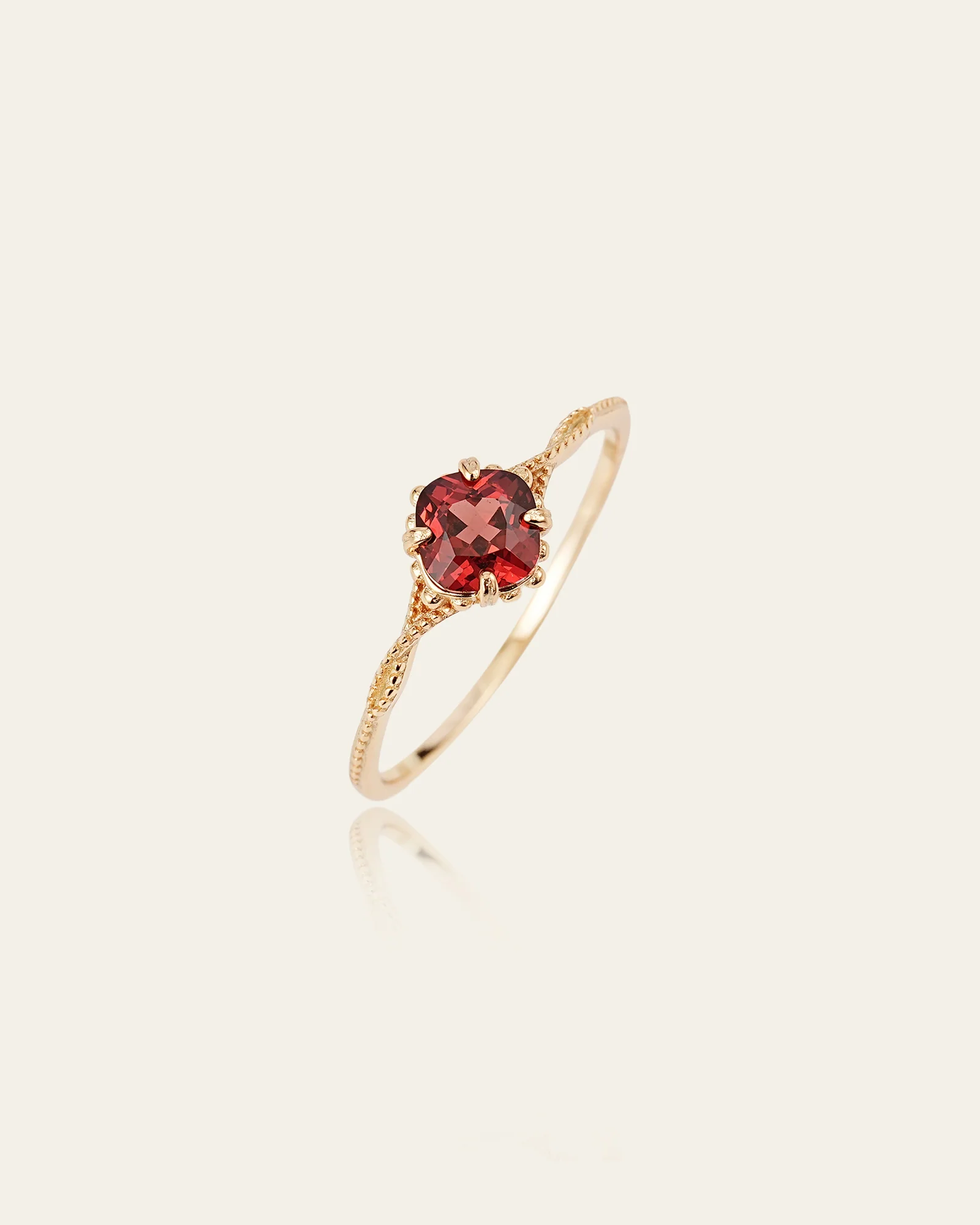Rosée Garnet Solitarie Ring