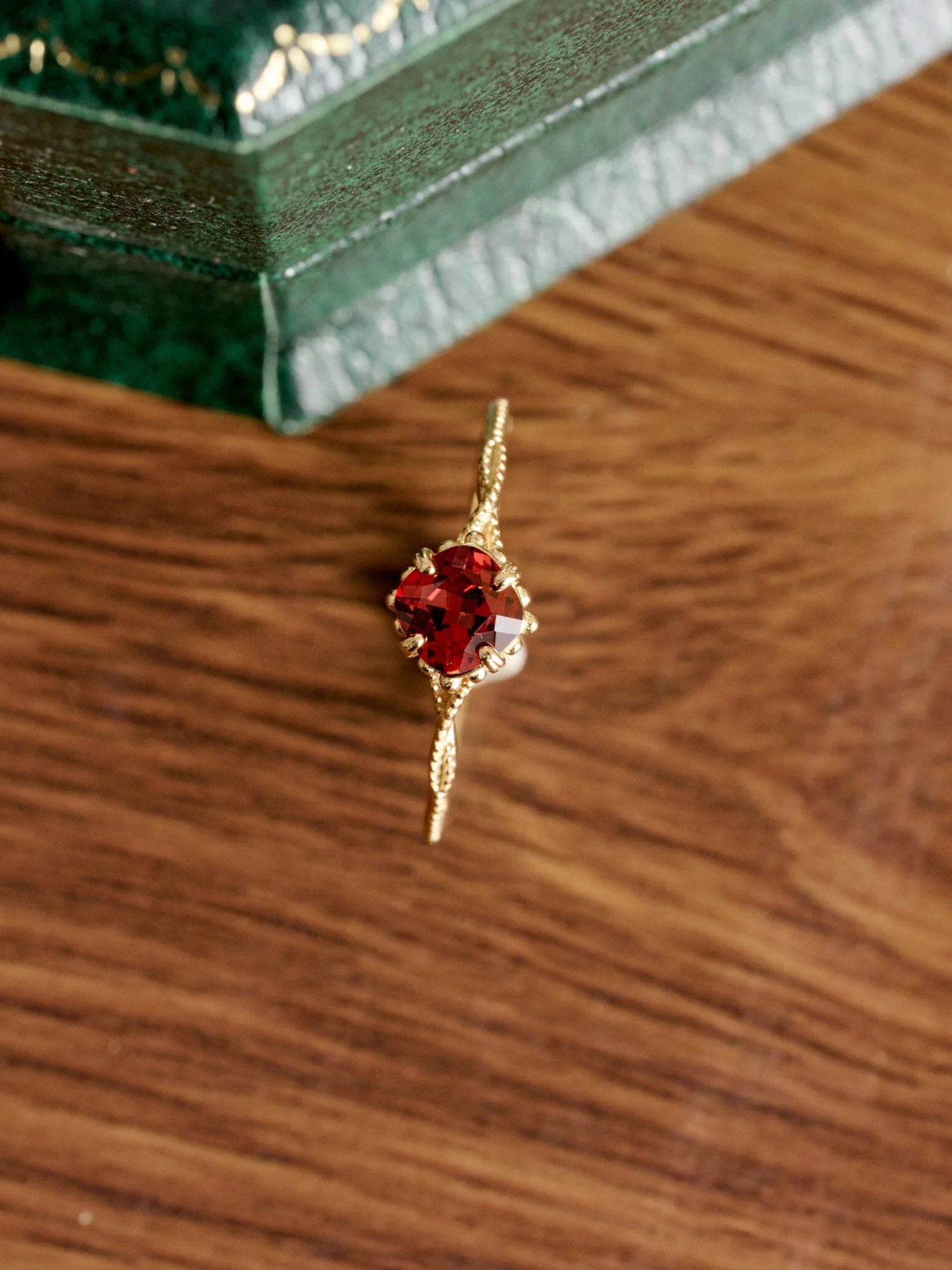 Rosée Garnet Solitarie Ring - Image 2