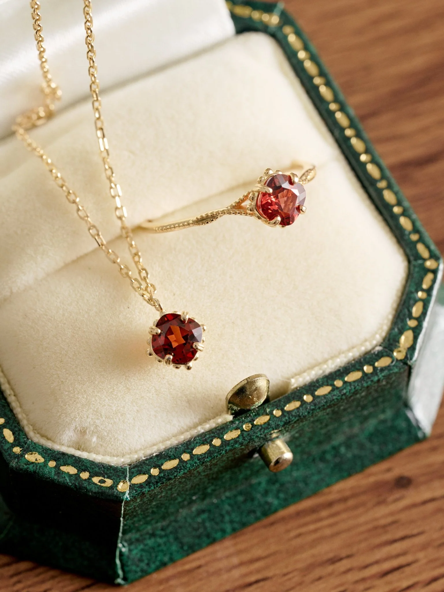Rosée Garnet Solitarie Ring - Image 4