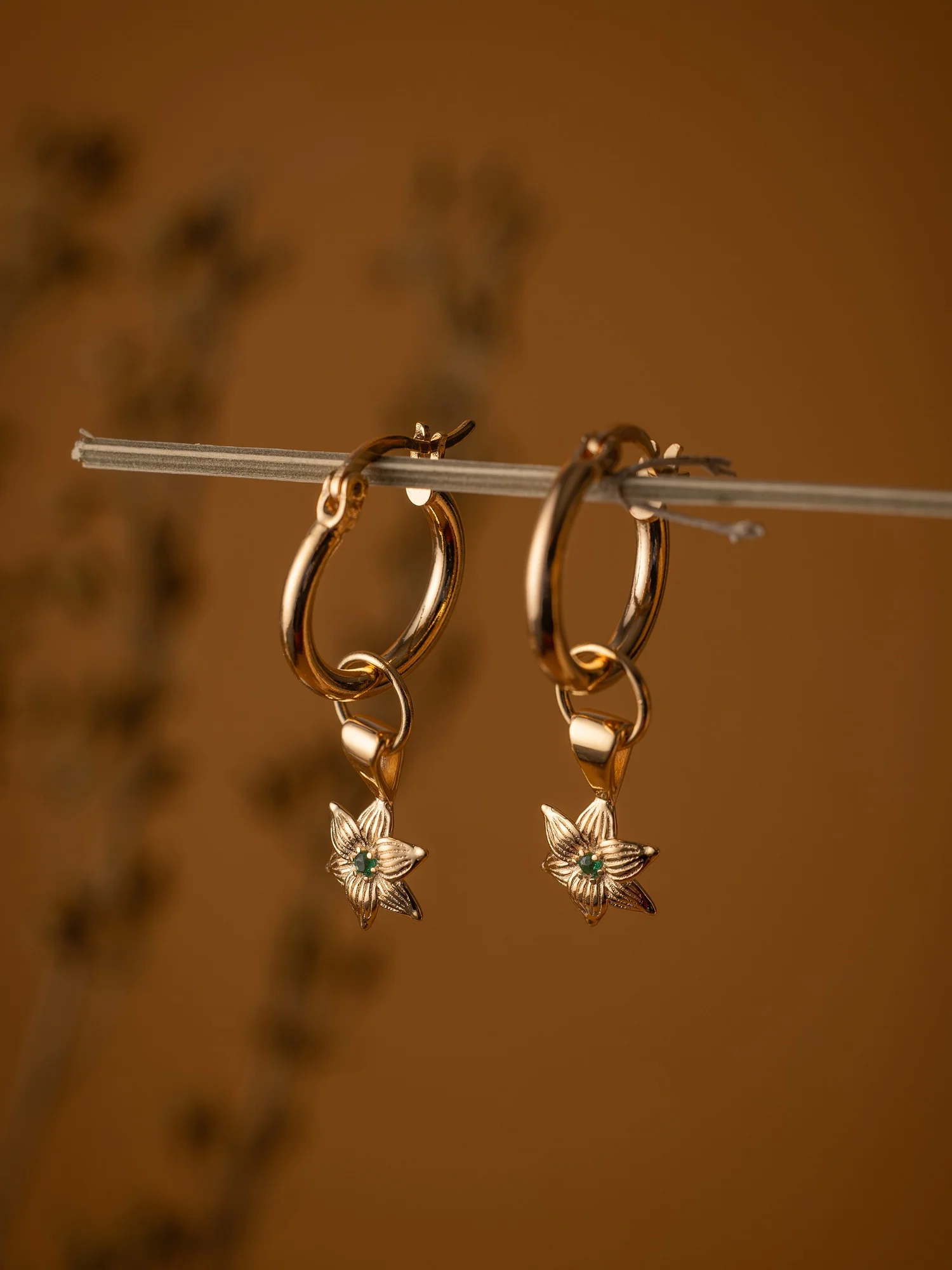 Elsa Lily Emerald Earrings - Image 3