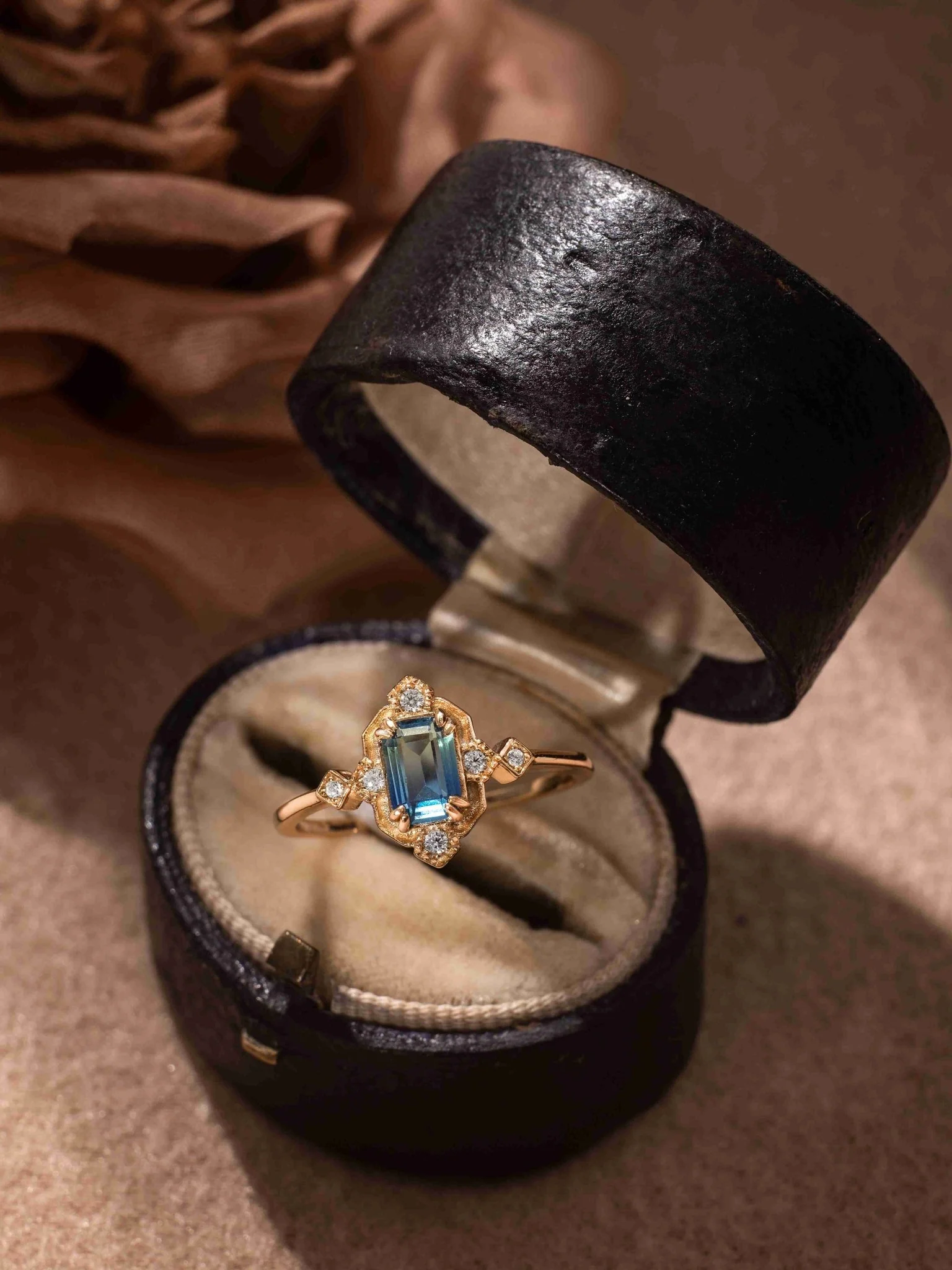 Louisa Sapphire Jewelry Set - Image 11
