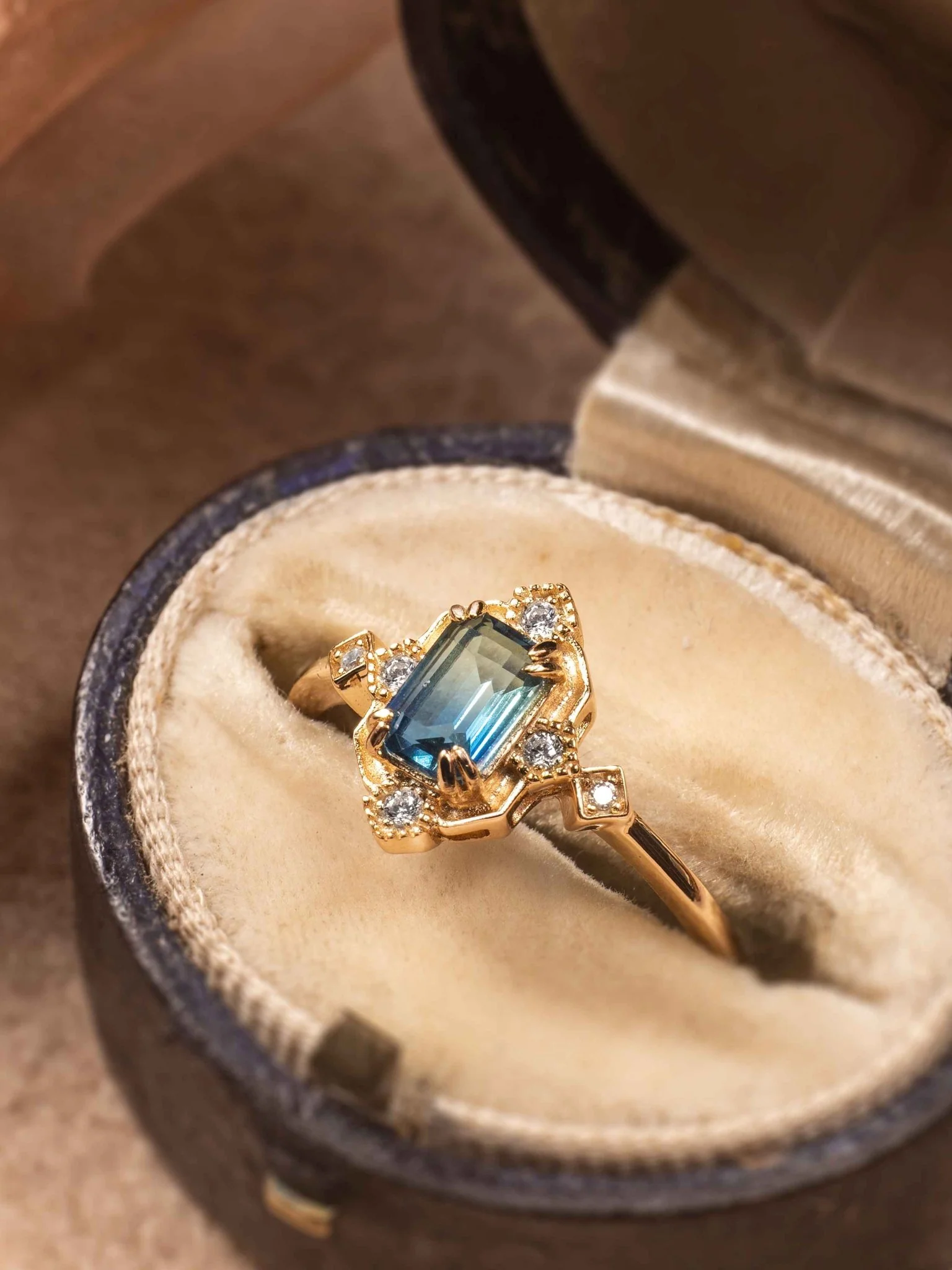 Louisa Sapphire Jewelry Set - Image 3