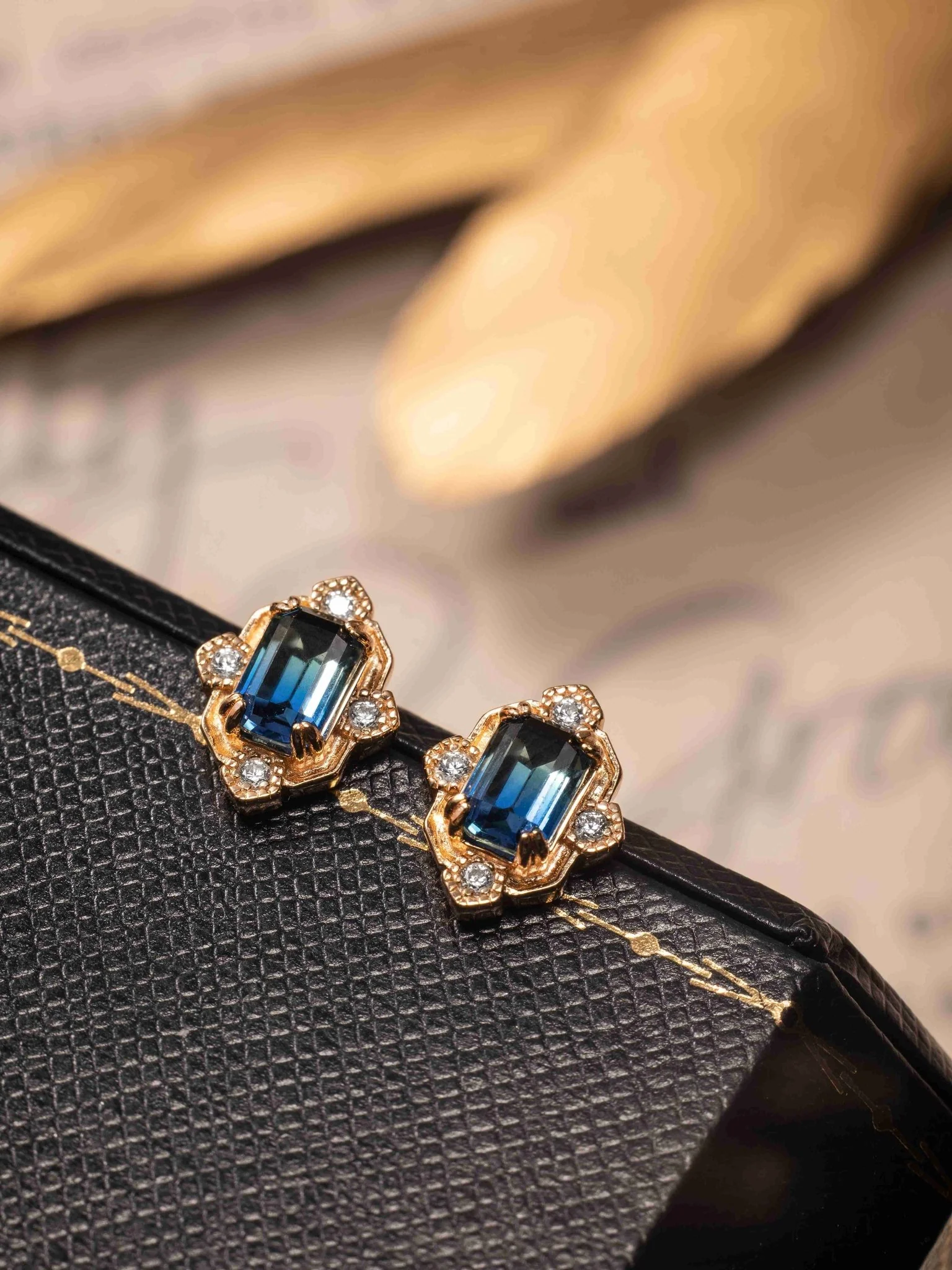 Louisa Sapphire Jewelry Set - Image 4
