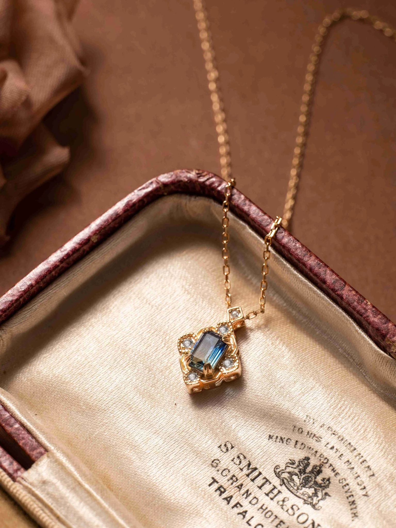 Louisa Sapphire Jewelry Set - Image 7