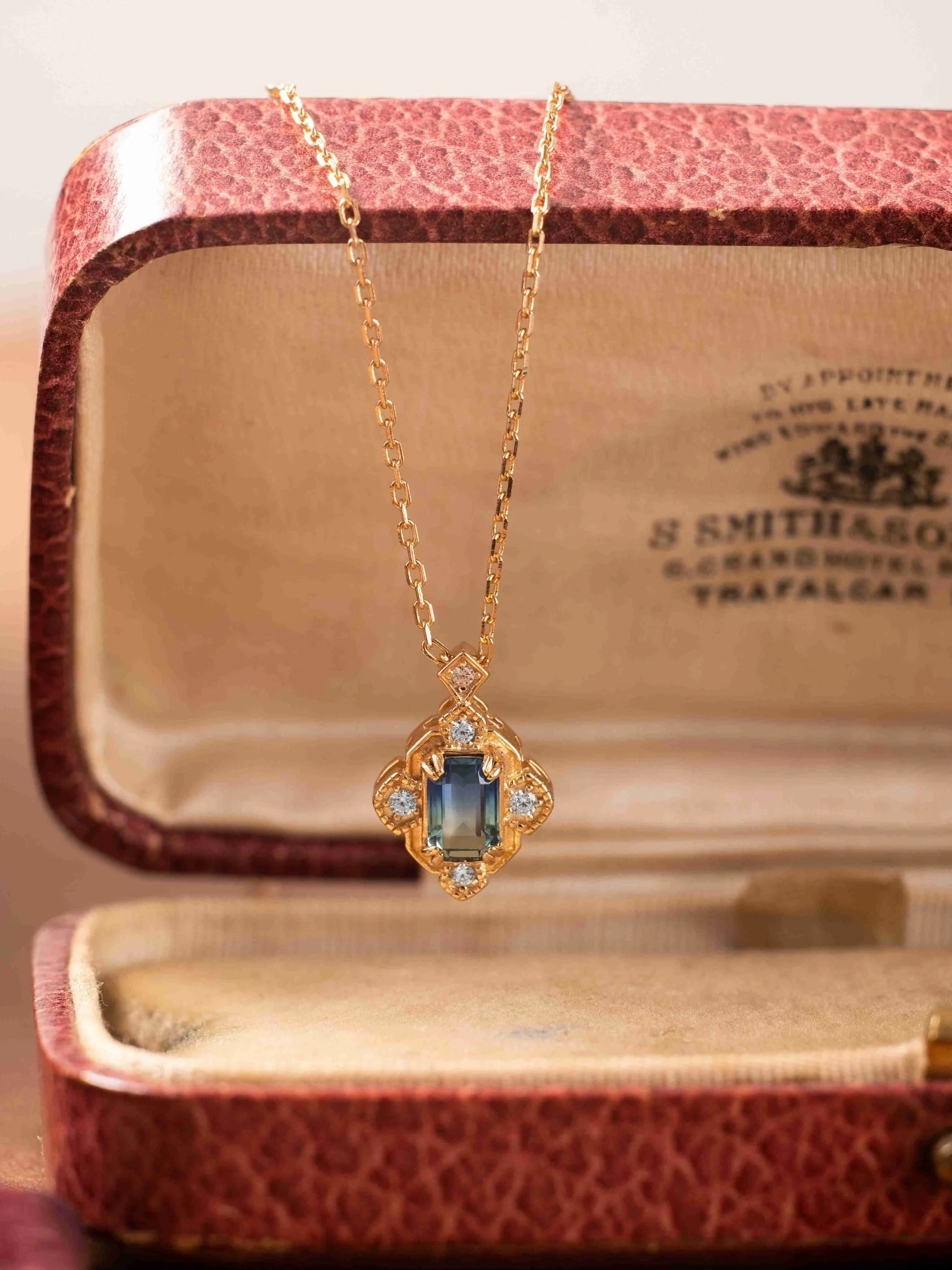 Louisa Sapphire Jewelry Set - Image 8
