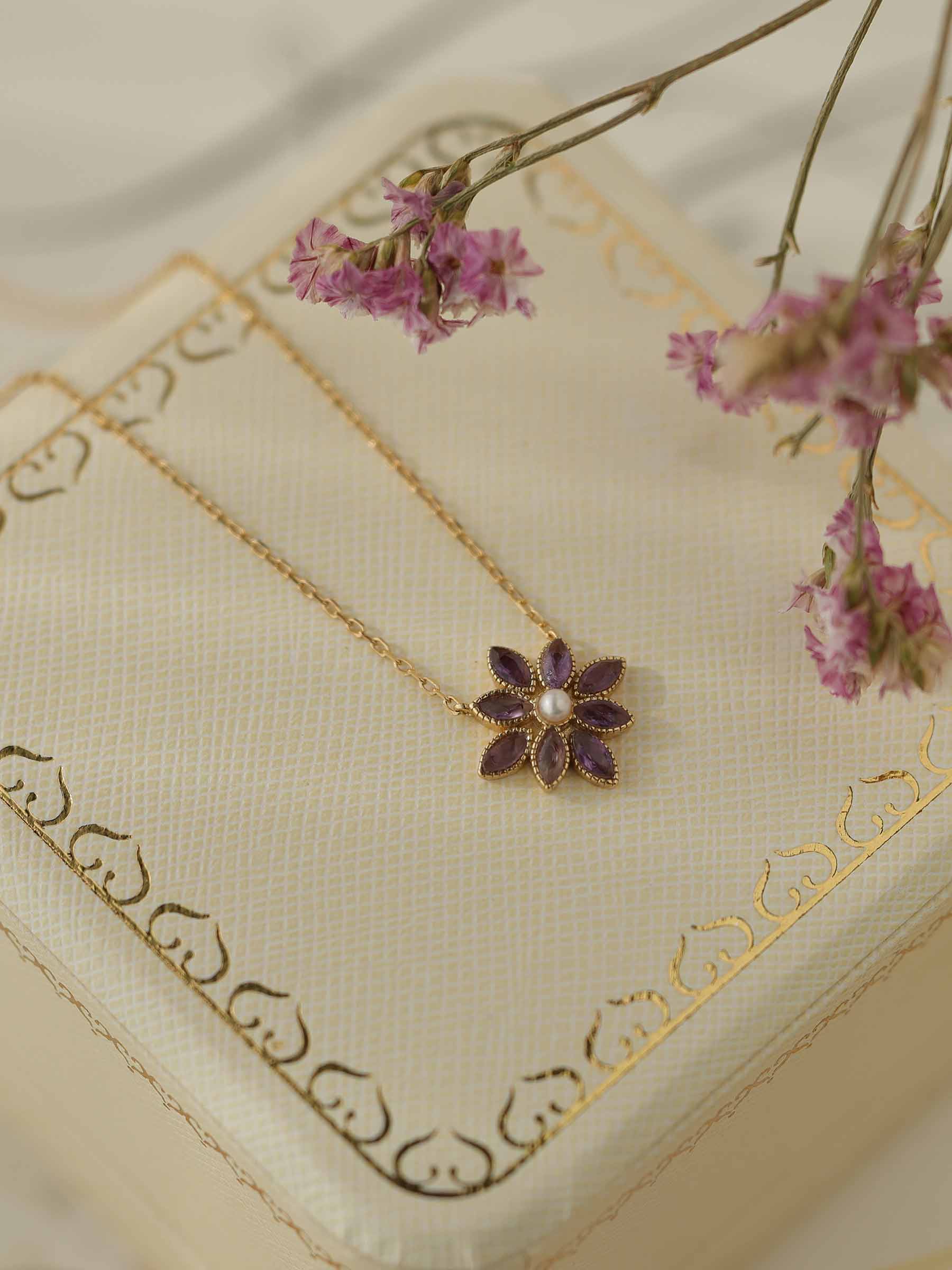 Cámellia Amethyst Pearl Necklace - Image 9