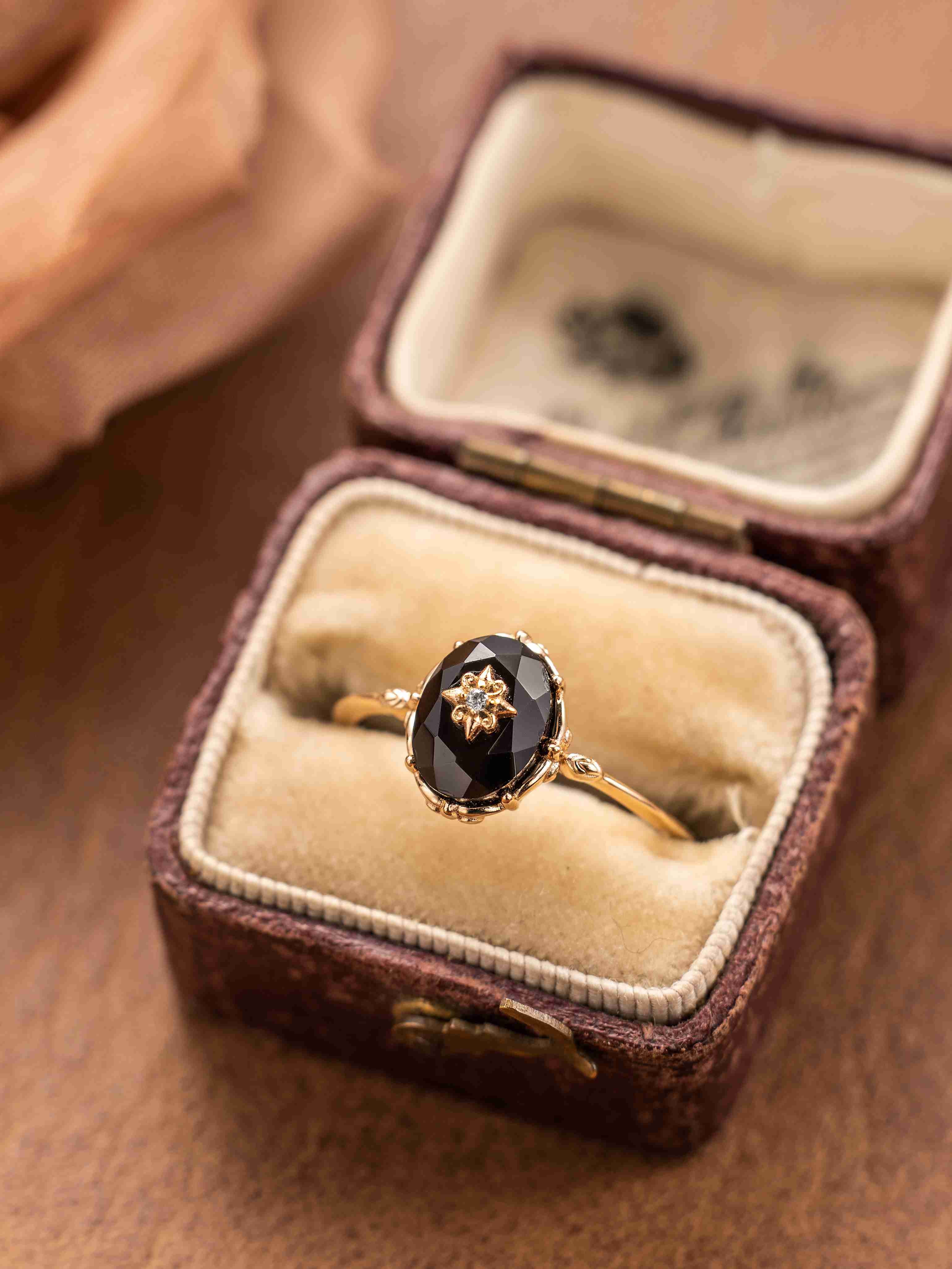 Noir Stella Onyx Ring - Image 5