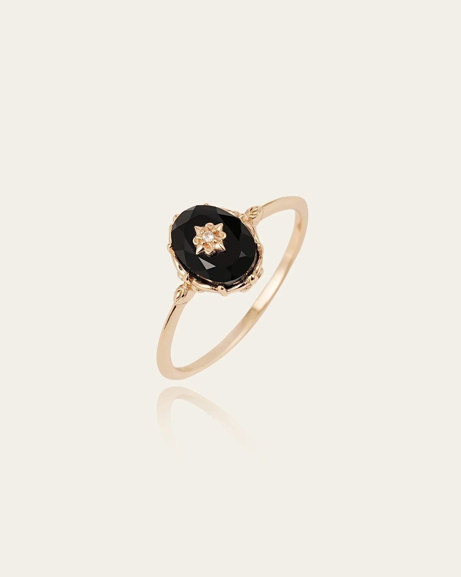 Noir Stella Onyx Ring - Image 8