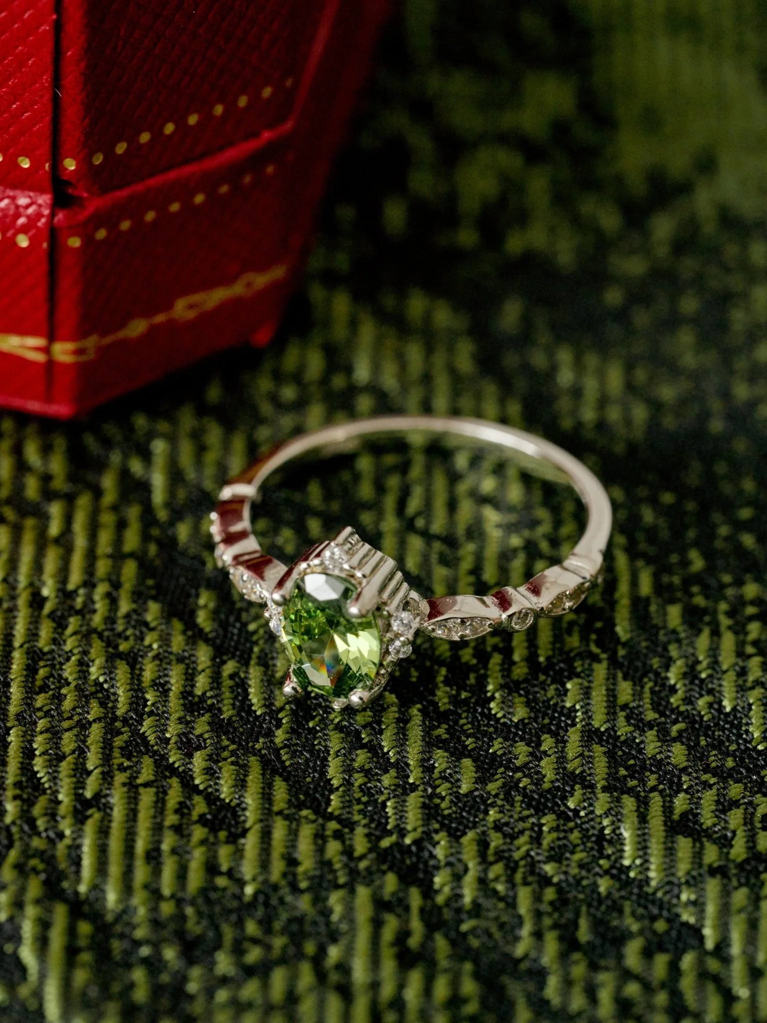 Verdure Peridot Ring - Image 5