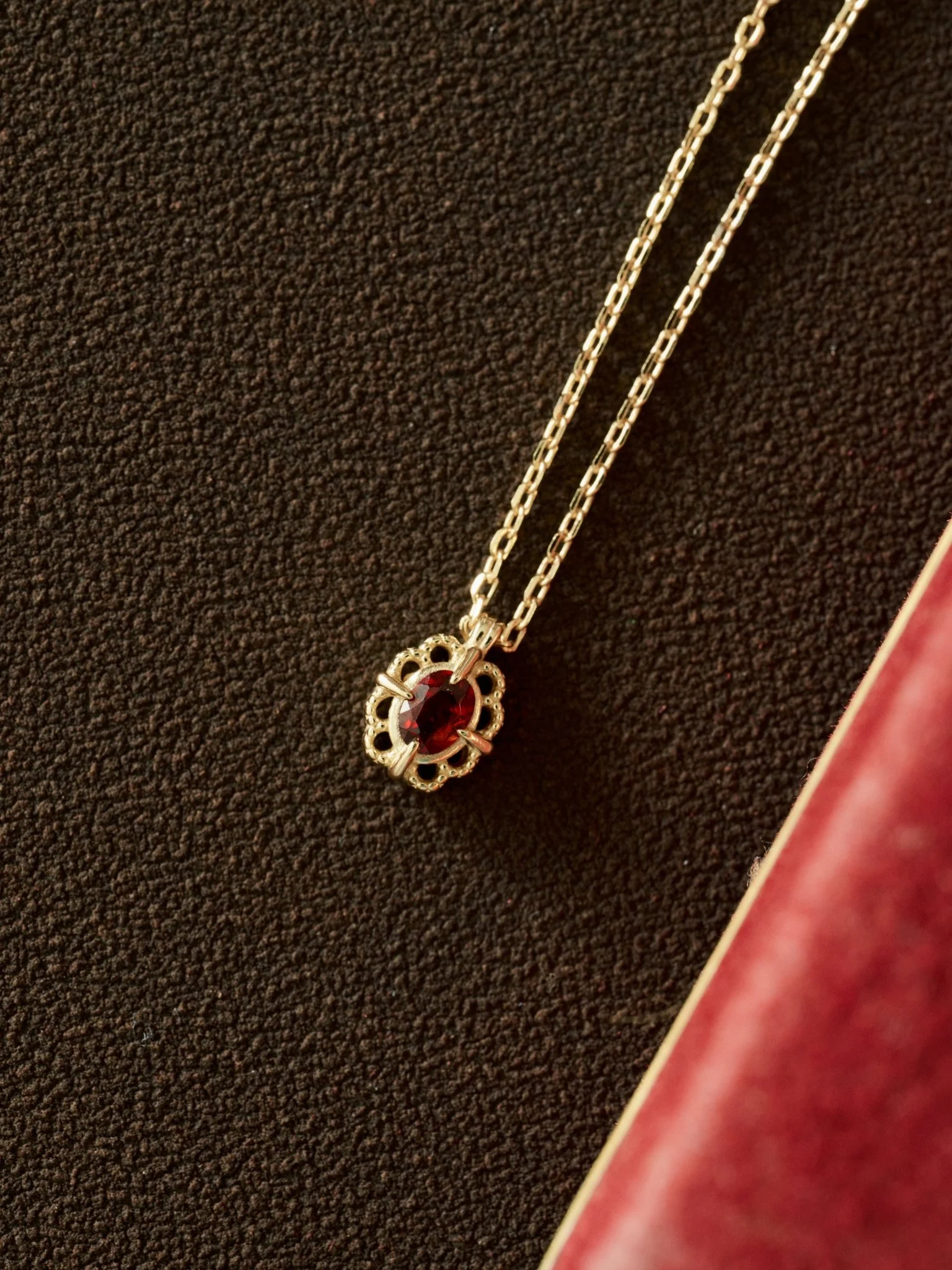 Regal Rosette Garnet Jewelry Set - Image 4