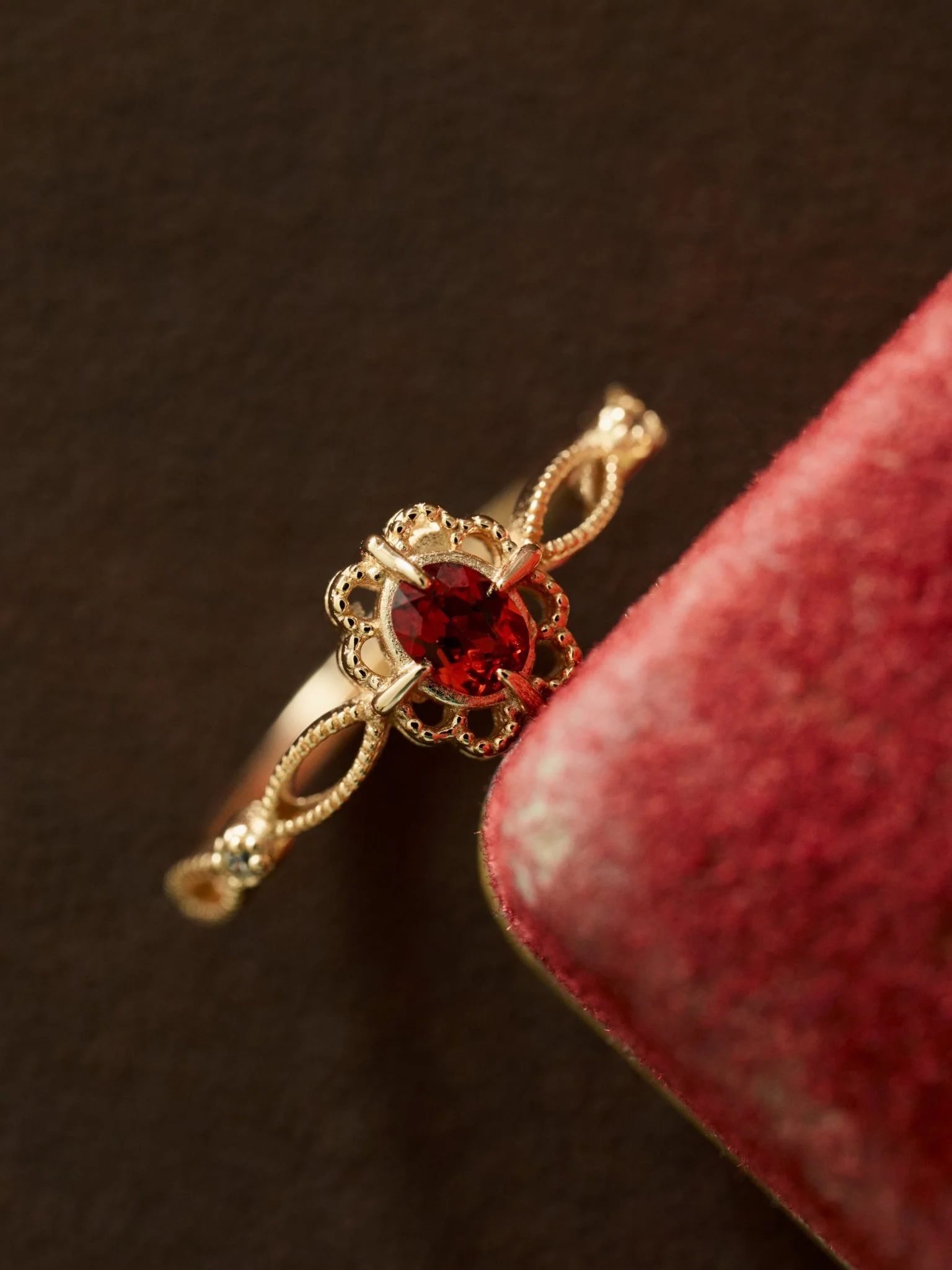 Regal Rosette Garnet Jewelry Set - Image 6