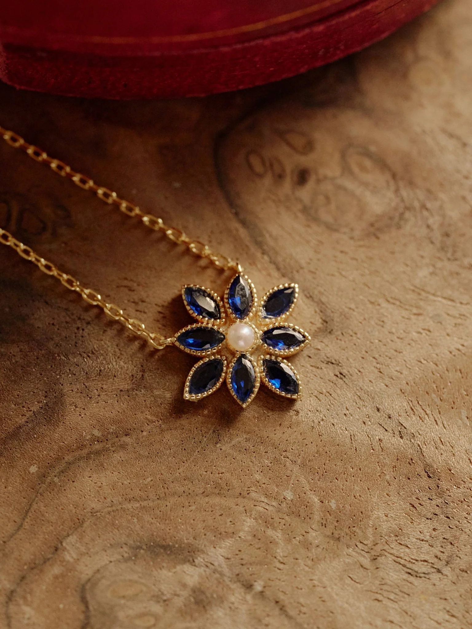 Cámellia Sapphire Pearl Necklace - Image 8