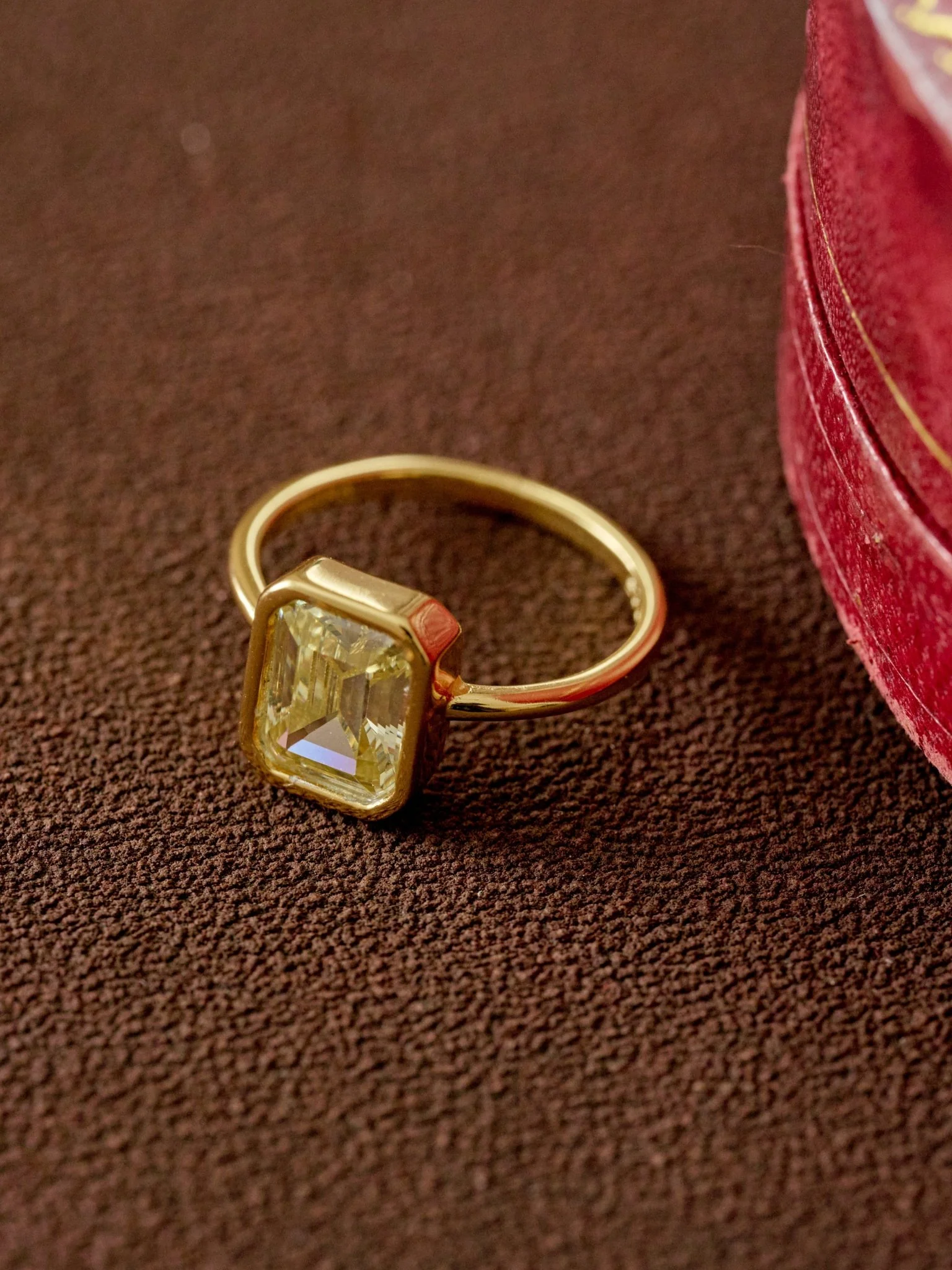 Soleil Signet Ring - Image 3