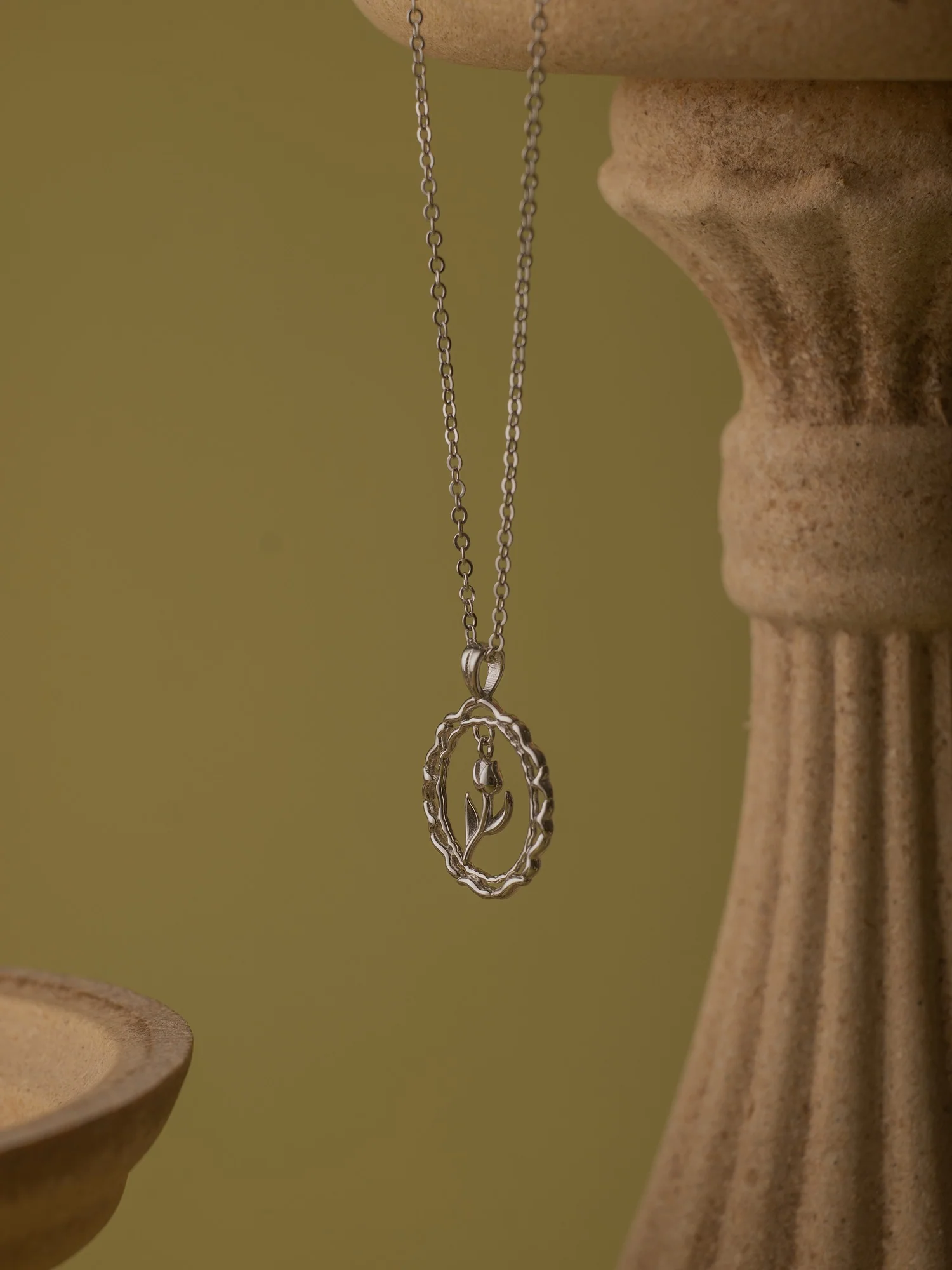 Tulip Flower Necklace - Image 5